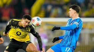 赵奕欢：我饭都喂嘴里了，看看我