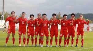 第六个欧冠名额！曼联和热刺可创造历史，穆里尼